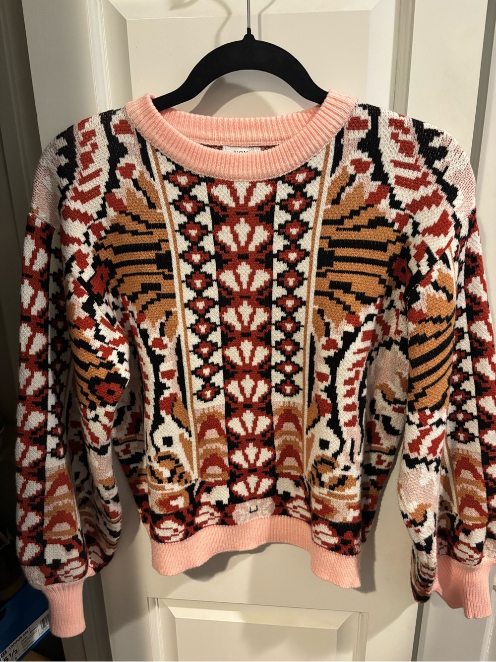 Women’s Patterned Pullover Sweater in Pink and Multi